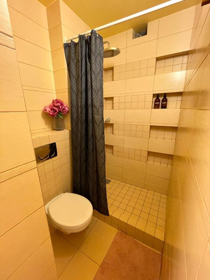 70M2 Romantic Living In The Old Town With Garden Bratislava Extérieur photo